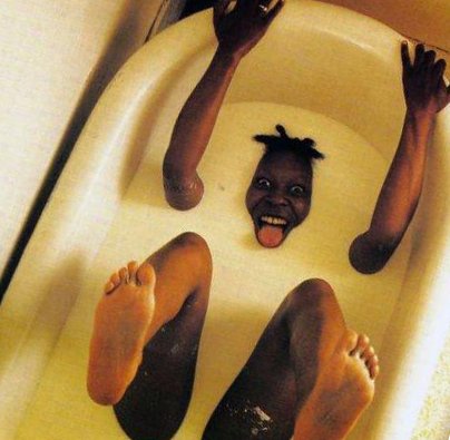 Негр в пене человек