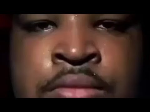 Негр крутится