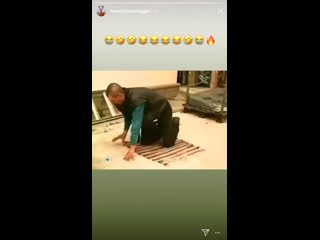 Григорий считает себя собакой