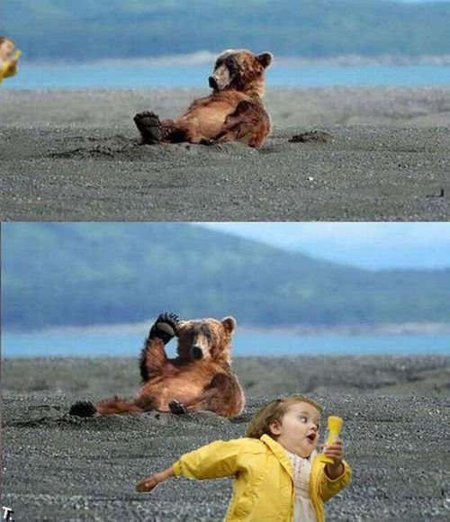 Девочка убегает со Сникерсом