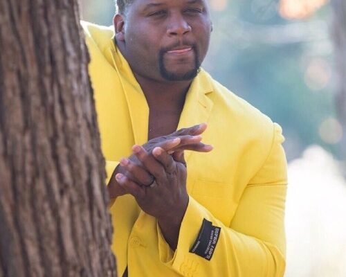 Негр из за дерева