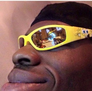 Негр в желтых очках