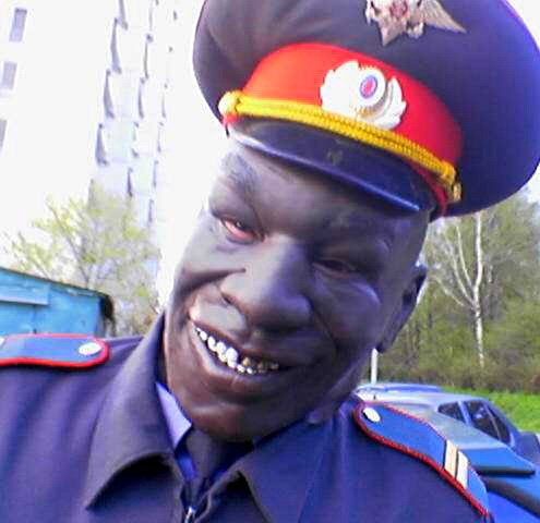 Нигер в полицейской форме