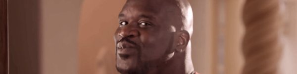 Негр облизывается