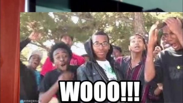 Негр радуется