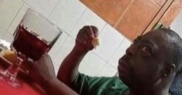 Пьющий негр