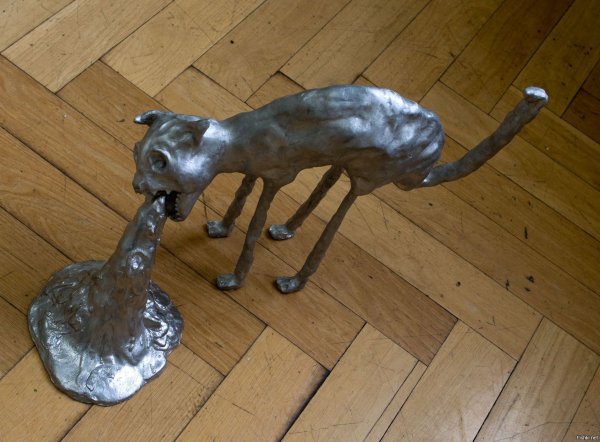 Скульптура кошки