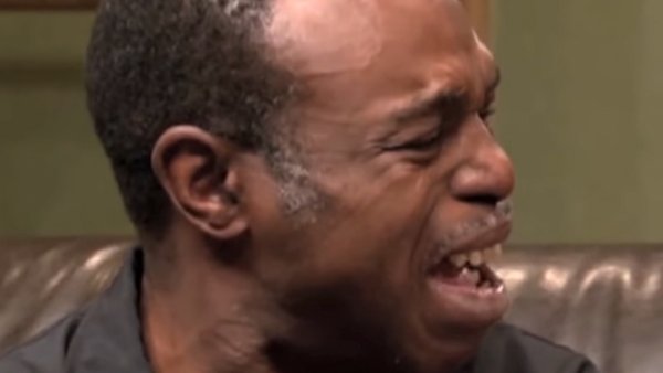 Плачущий Афра американец