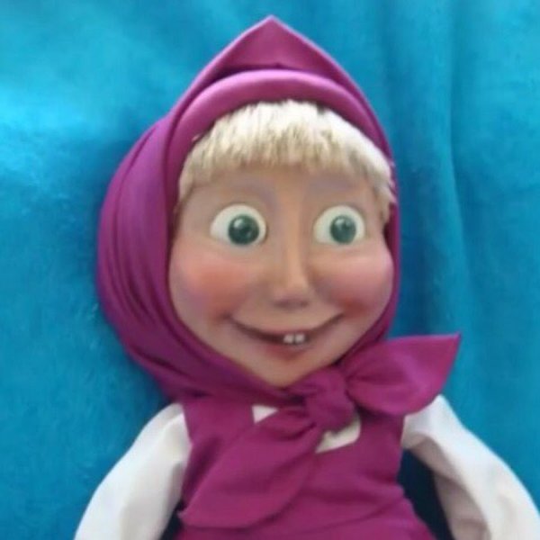 Маша из Маша и медведь с лицом негра