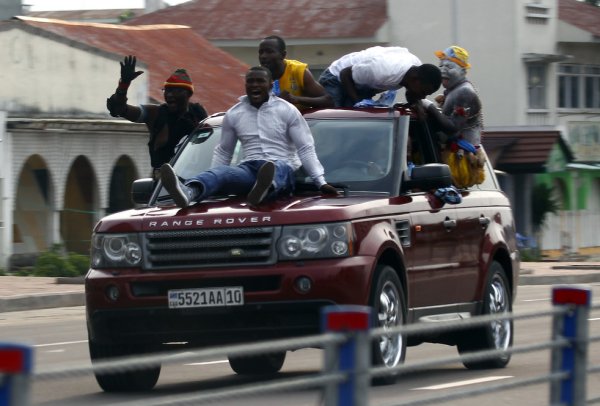 Негр в машине