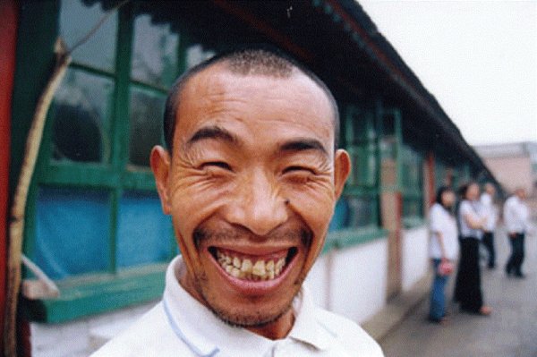 Китаец улыбается