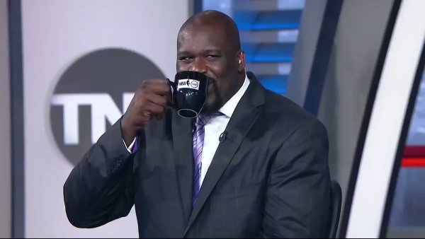 Негр смеется