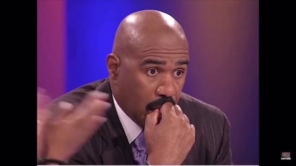 Негр смеется