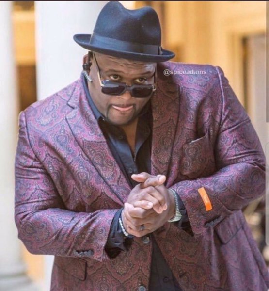 Негр в пиджаке