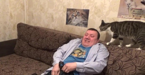 Поехали Мем мужик рука