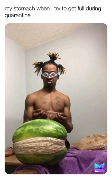 Нигер с арбузом