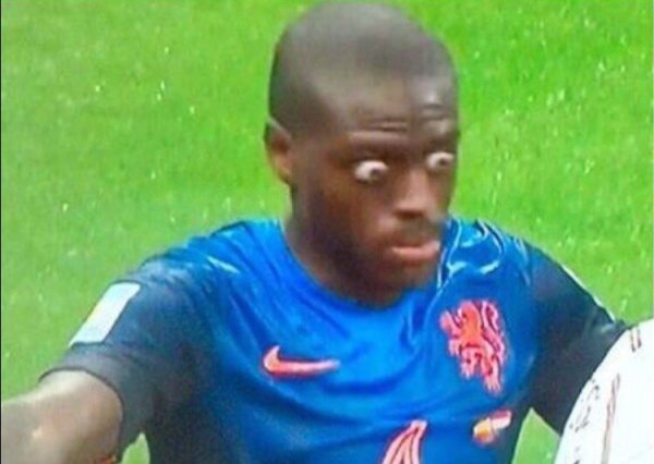 Смешной негр футболист