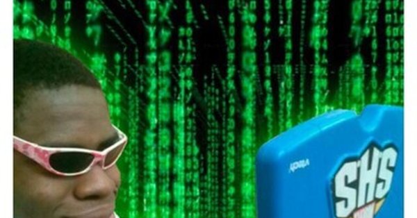 Негр хакер в очках