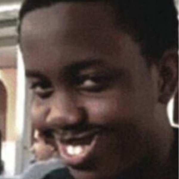 Довольный негр