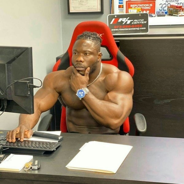 Научный мужик за кампом