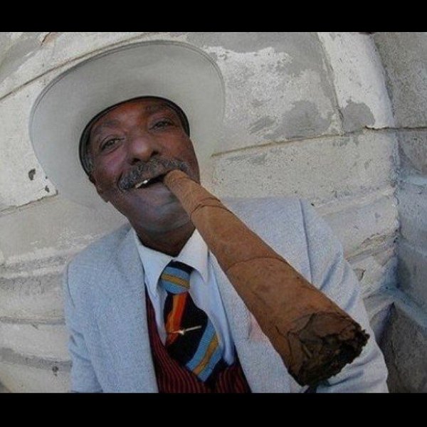 Чел с большой сигарой