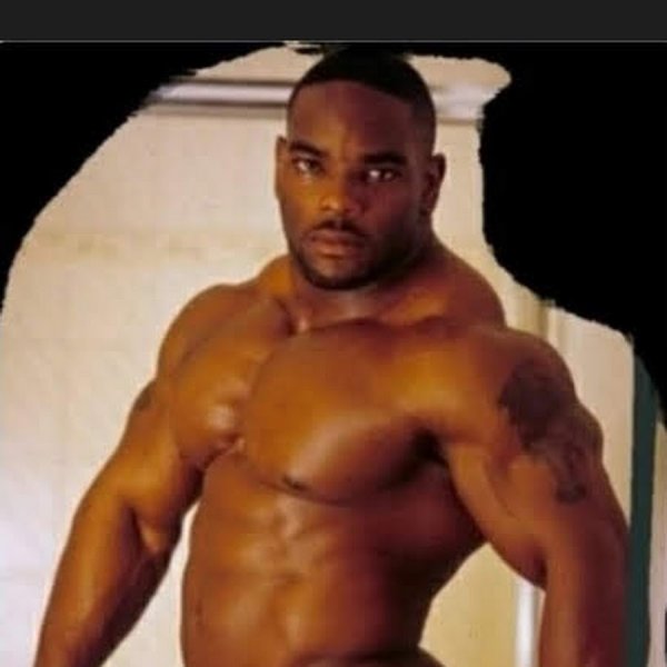 Здоровый негр