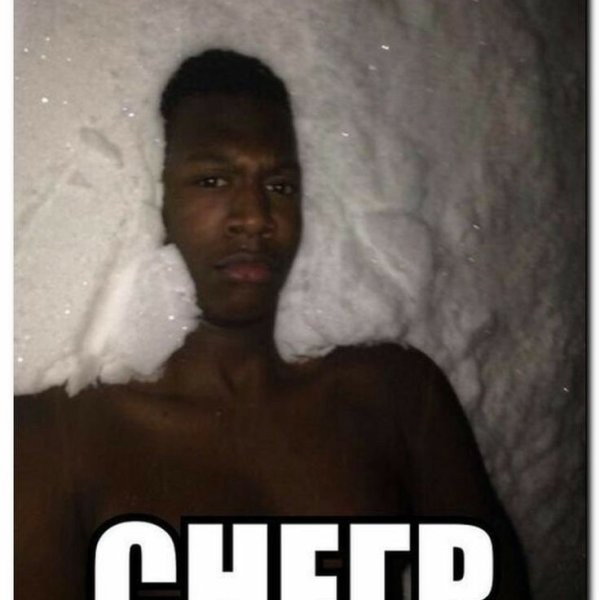 Негр в снегу