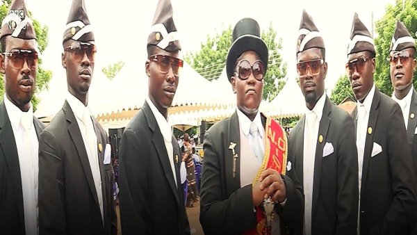 Негры с гробом