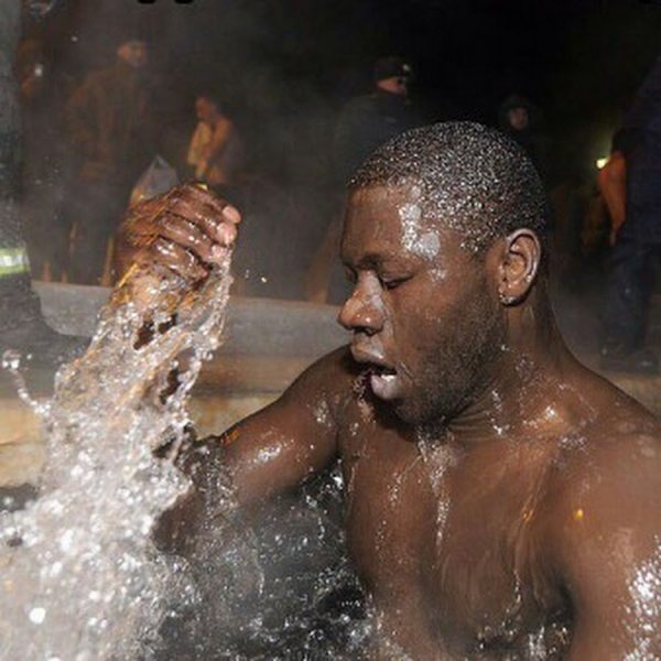 Афро американсы с водой