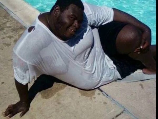 Смешные негры на море