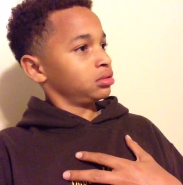 Афроамериканец удивляется