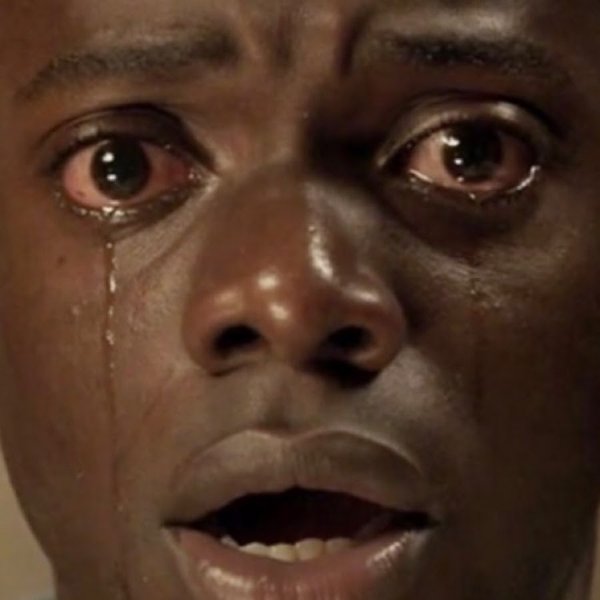 Плачущий афроамериканец