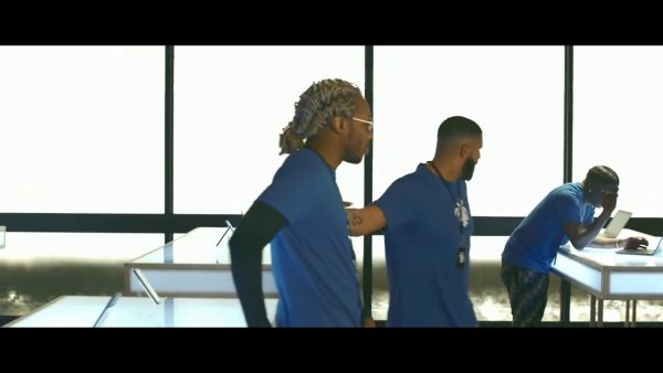 Мем с Дрейком и ноутбуком