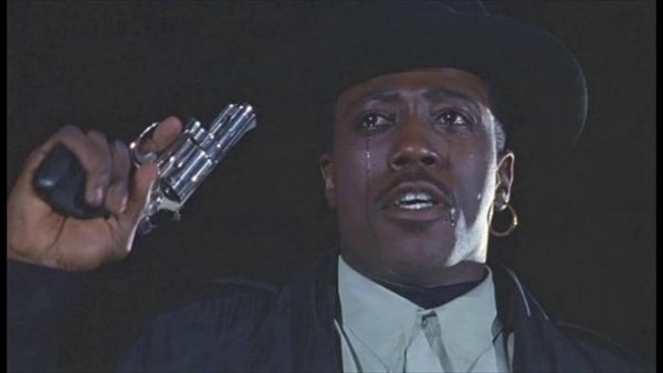 Уэсли Снайпс плачет