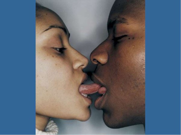 Поцелуй с чернокожим