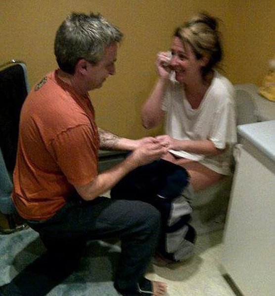 Мужчина делает предложение