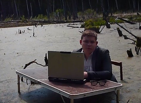 Игорь Назаров школьник в болоте