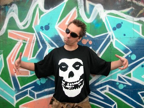 Михаил Горшенев футболка с черепом