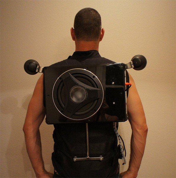 Большая колонка на плечо