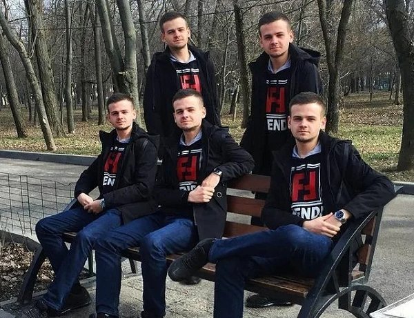 Много одинаковых людей Мем