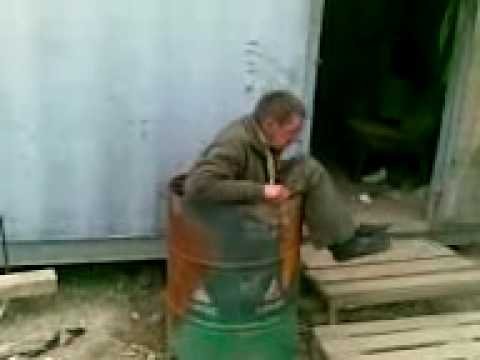 Чувак в бочке