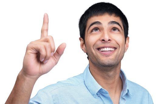 Человек уазывает пальцем