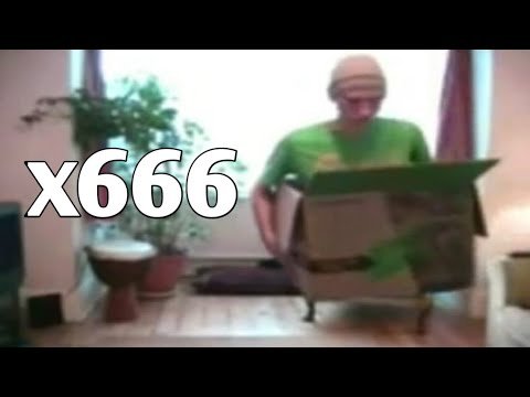 Дед летает в коробке Мем