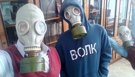 Дебилы в противогазах