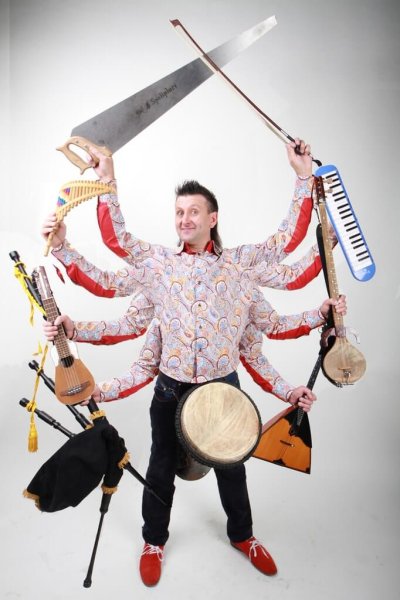 Музыканты с инструментами