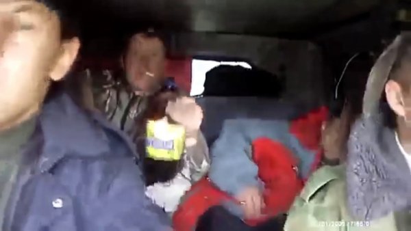 Мужики в УАЗИКЕ С пивом