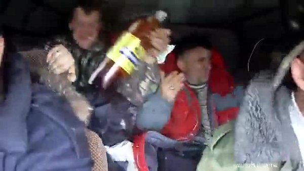 Мужики в УАЗИКЕ С пивом