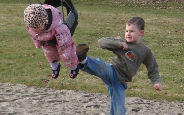 Дети дерутся