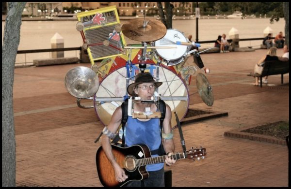 Человек оркестр