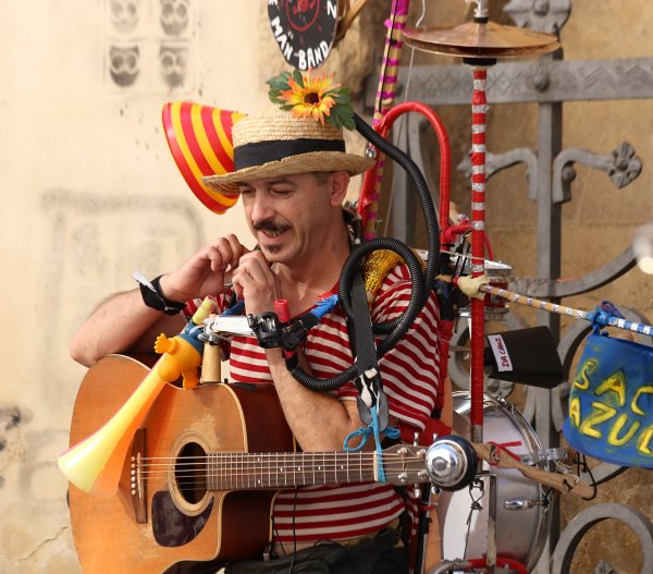 Человек оркестр музыкант